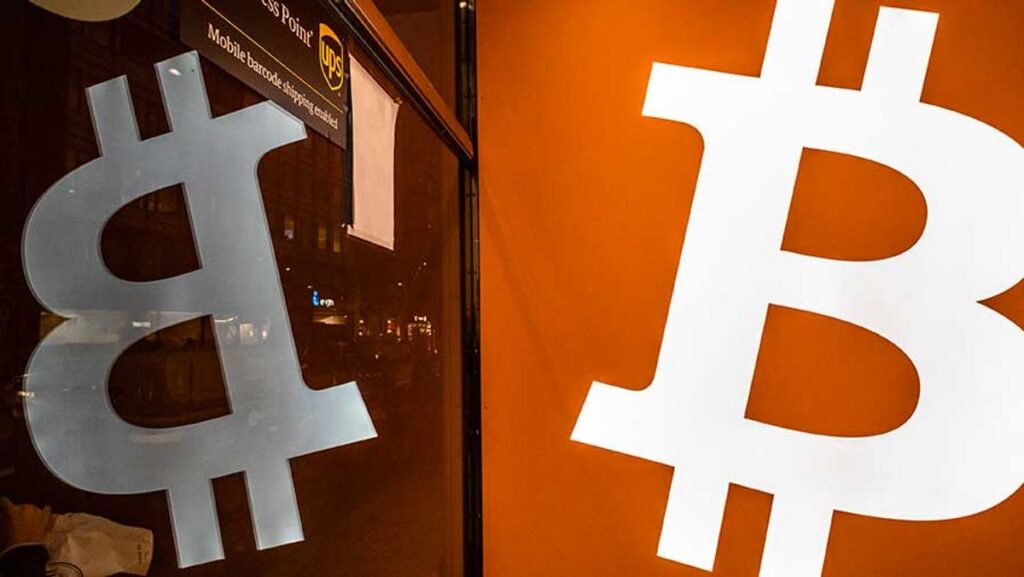 Harga Bitcoin Anjlok ke Bawah US$62.000 Akibat Konflik Timur Tengah