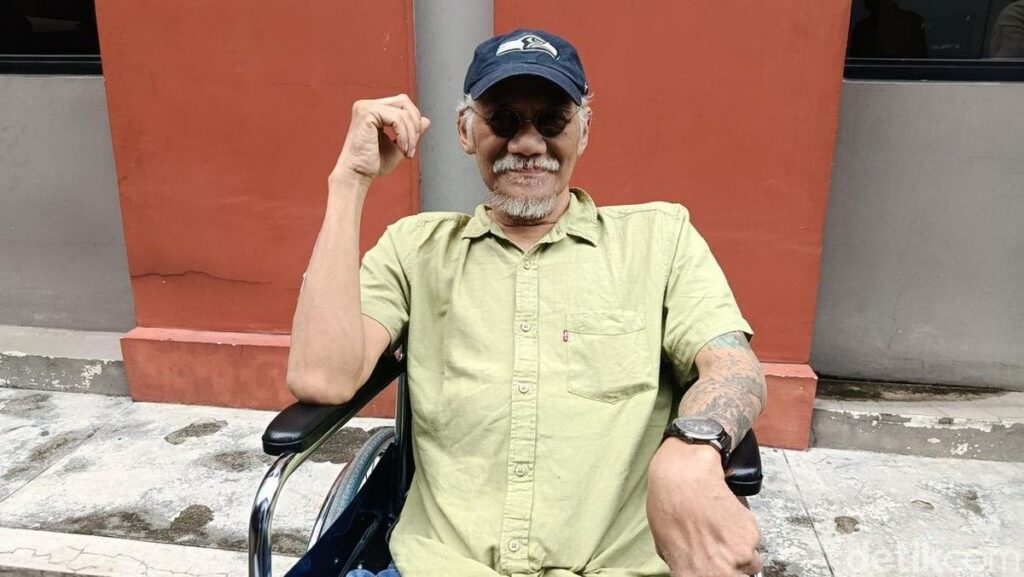 Tio Pakusadewo Jalani Terapi Saraf Kejepit Usai Perawatan Jantung