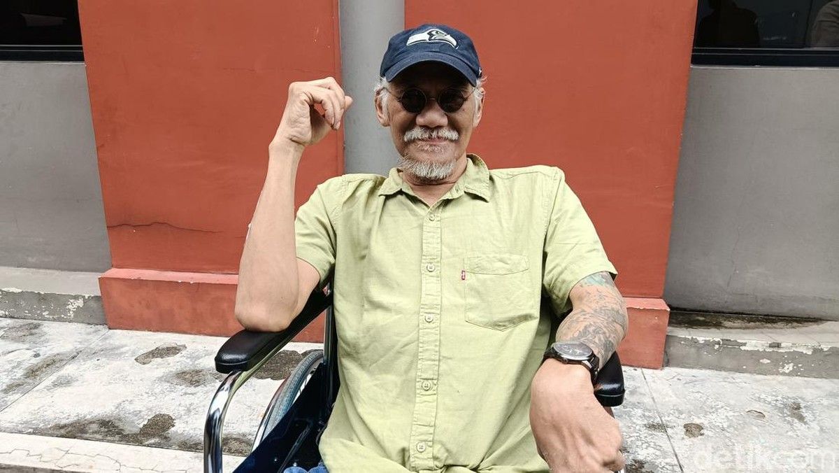 Tio Pakusadewo Jalani Terapi Saraf Kejepit Usai Perawatan Jantung