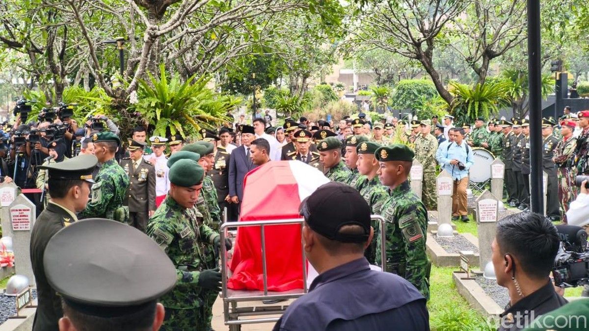 Sjafrie Sjamsoeddin Pimpin Pemakaman Militer Jenderal Ryamizard Ryacudu