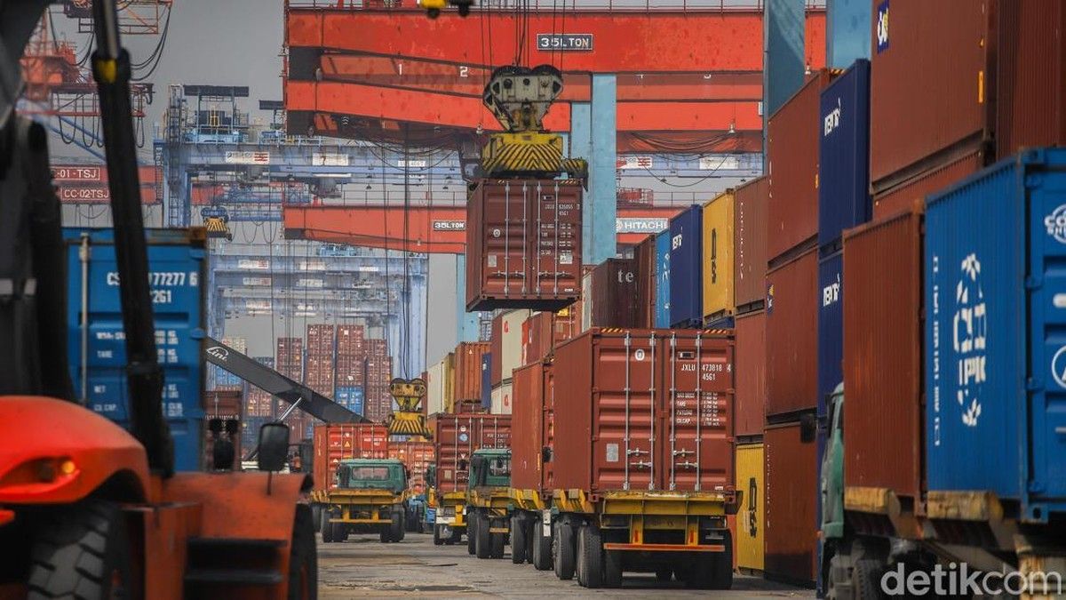 Pemerintah Bebaskan Bea Masuk Impor LPG dan Suku Cadang Pesawat