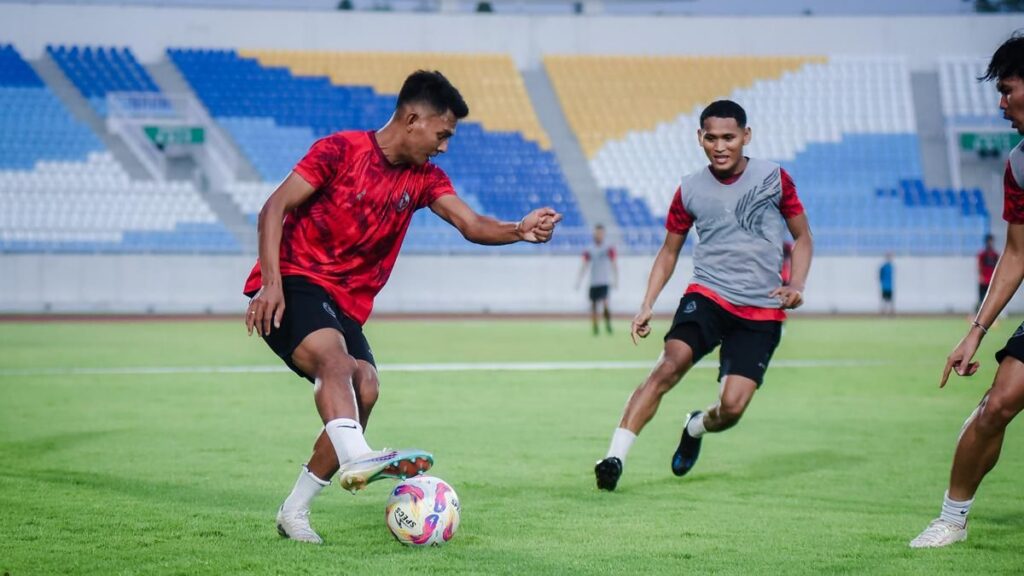 Arema FC Lepas Dedik Setiawan Setelah Sepuluh Musim Mengabdi