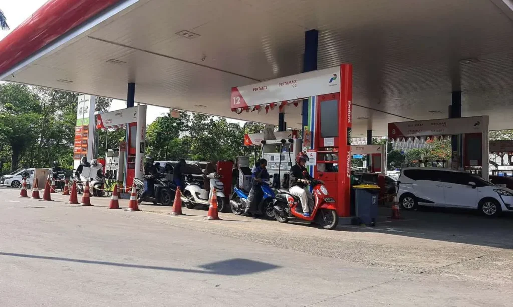 Pertamina Naikkan Harga Pertamax Menjadi Rp16.250 per Liter