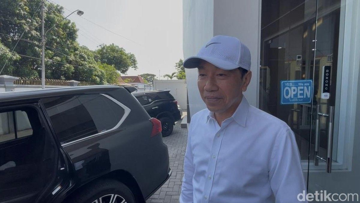 Joko Widodo Lakukan Pembersihan Karang Gigi Rutin di Klinik Solo