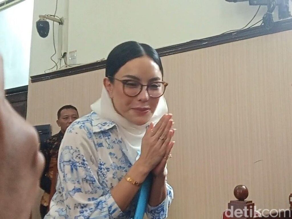 Pengadilan Negeri Jakarta Selatan Menunda Sidang Peninjauan Kembali Nikita Mirzani