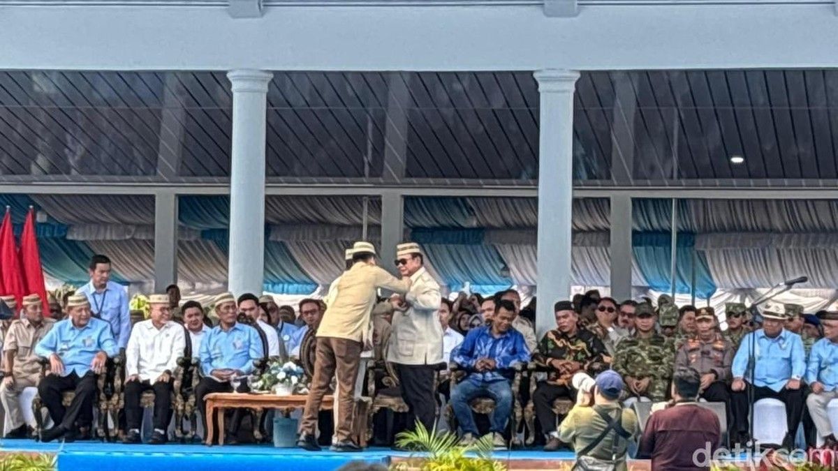 KTNA Anugerahkan Lencana Emas Adhi Bhakti Tani Nelayan ke Prabowo Subianto