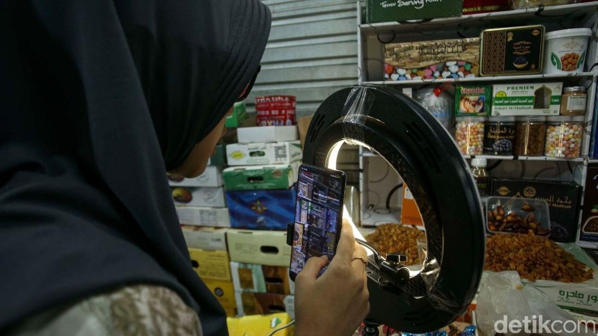 Dilema Penjual Online: Bertahan di Marketplace atau Mandiri