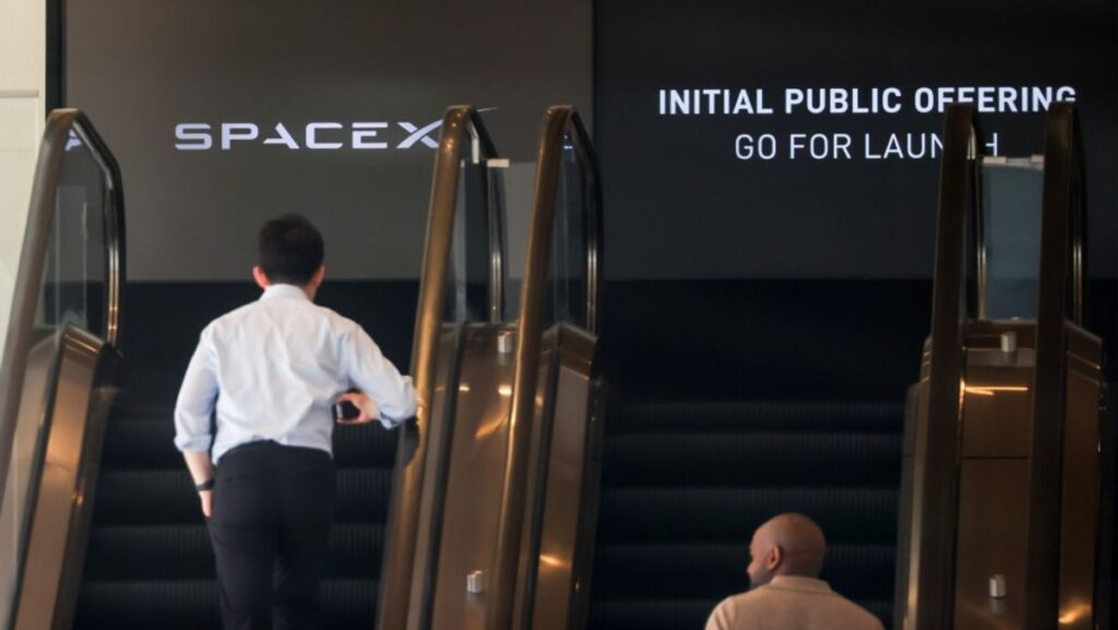 SpaceX Raih Peringkat Utang Investment Grade Jelang IPO