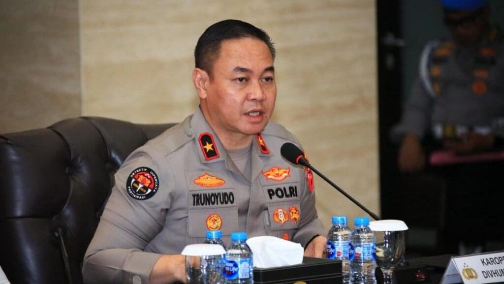 Kapolri Mutasi 1.121 Perwira Tinggi dan Menengah