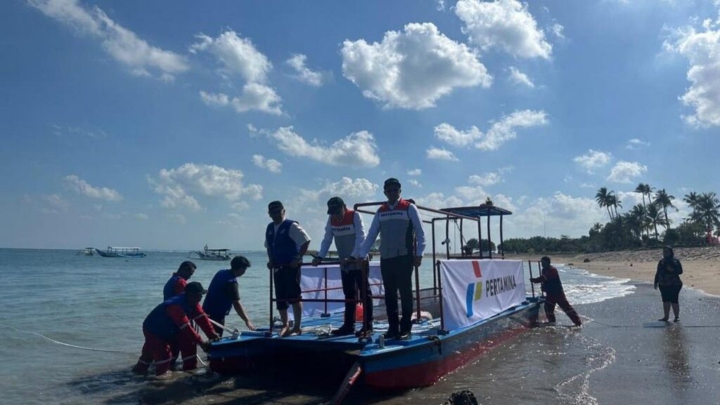 Pertamina Operasikan Kapal Otomatis Pembersih Sampah di Pantai Bali