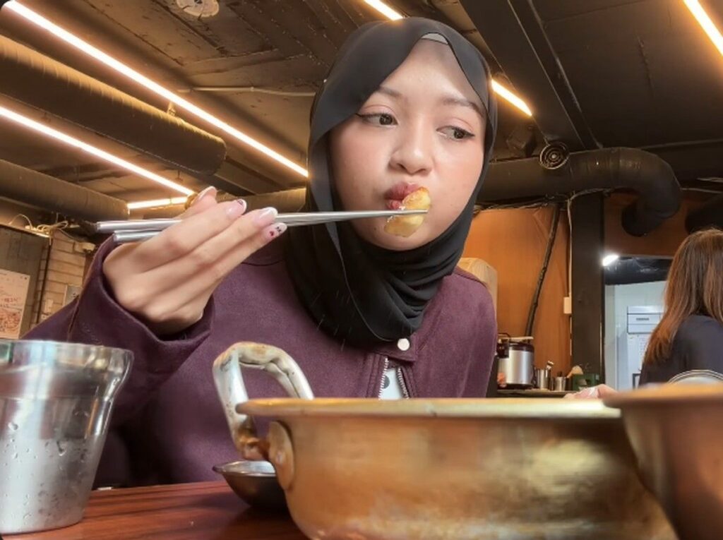 Halda Rianta Jelajahi Seongsu Korea Selatan dan Cicipi Gopchang
