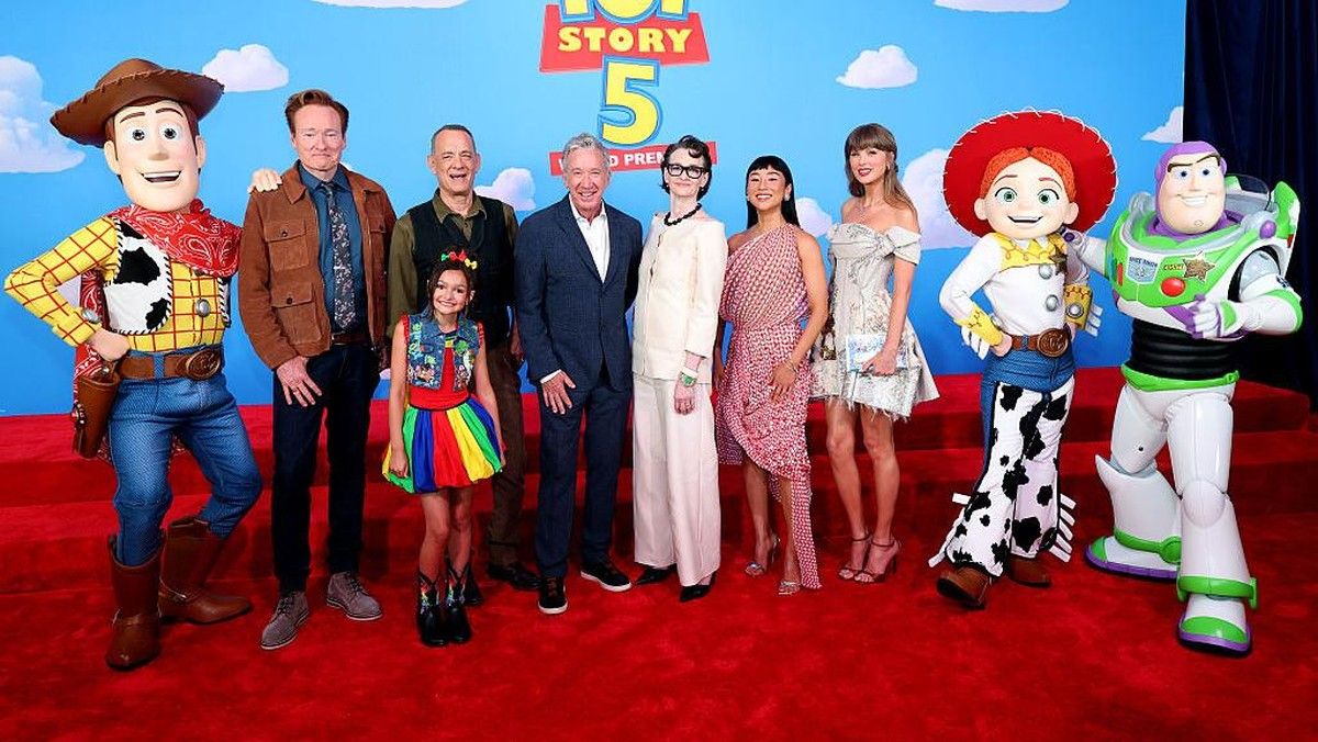 Tom Hanks Ungkap Potensi Penggunaan AI untuk Suara Woody Toy Story