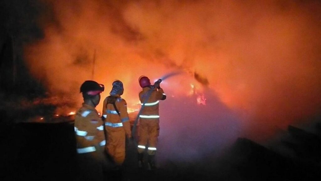 Kebakaran Hanguskan Dermaga dan Lima Speed Boat di Kayong Utara