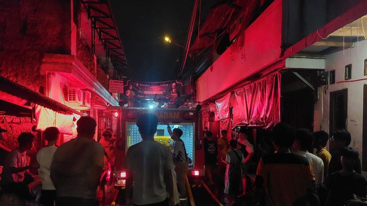 Korsleting Listrik Hanguskan Permukiman di Jatipulo Jakarta Barat