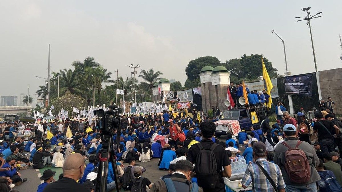 Mahasiswa PB PMII Gelar Demo di Depan Gedung DPR RI