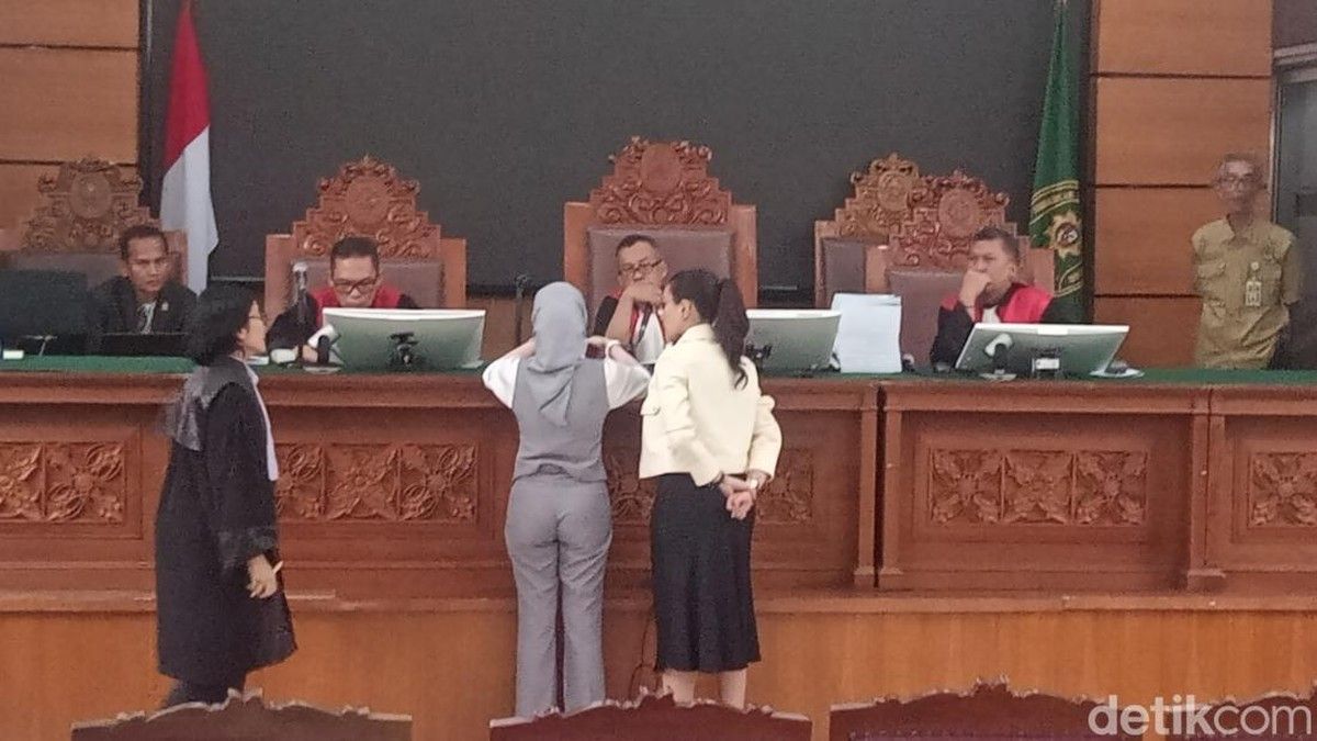 Hakim Kabulkan Gugatan Rekonvensi Reza Gladys terhadap Nikita Mirzani