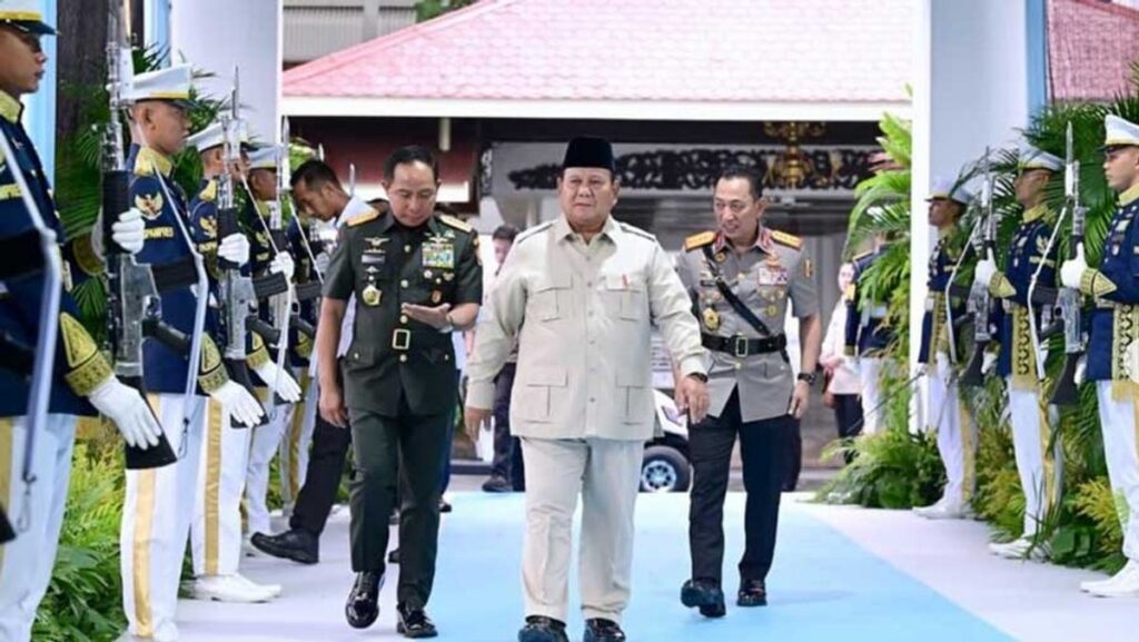 Presiden Prabowo Subianto Isyaratkan Pertahankan Panglima TNI dan Kapolri