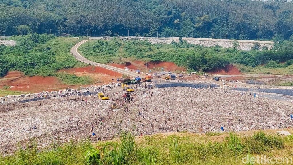 Gubernur Dedi Mulyadi Menolak Usulan Status Bandung Darurat Sampah