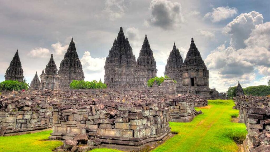 India Bantu Indonesia Revitalisasi Candi Prambanan di Sleman