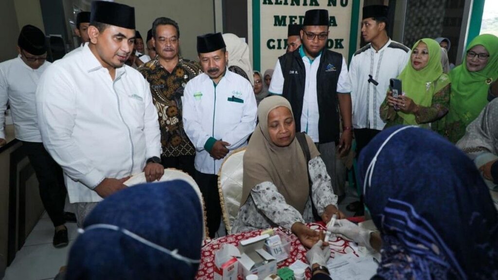 Taj Yasin Meninjau Program Dokter Spesialis Keliling di Banyumas