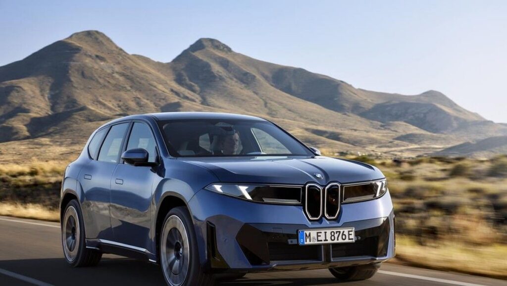 BMW Siap Luncurkan Mobil Listrik iX3 di Pameran GIIAS 2026