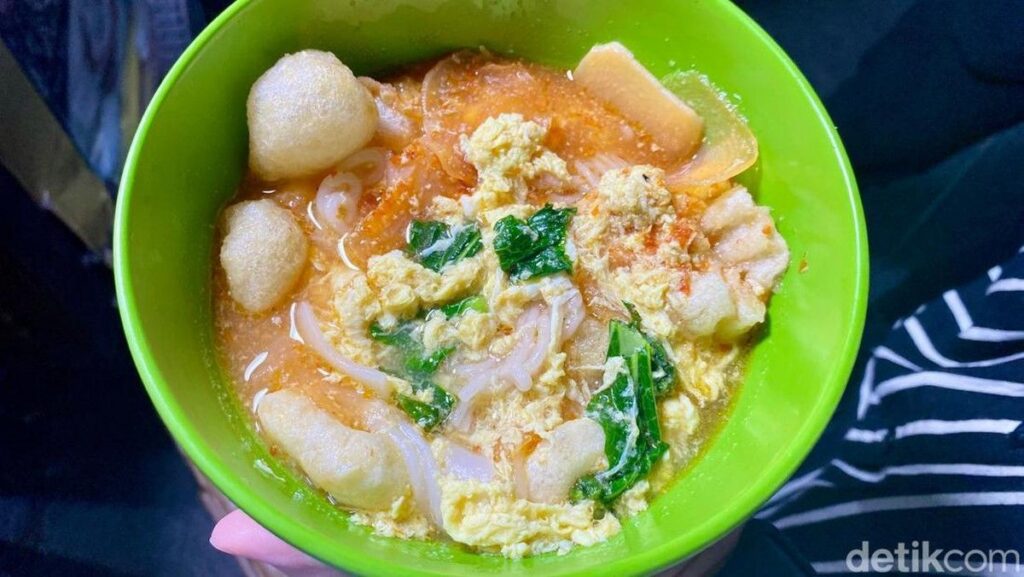 Chef Juna Soroti Konsumsi Seblak Terlalu Sering Bisa Picu Gangguan Kesehatan