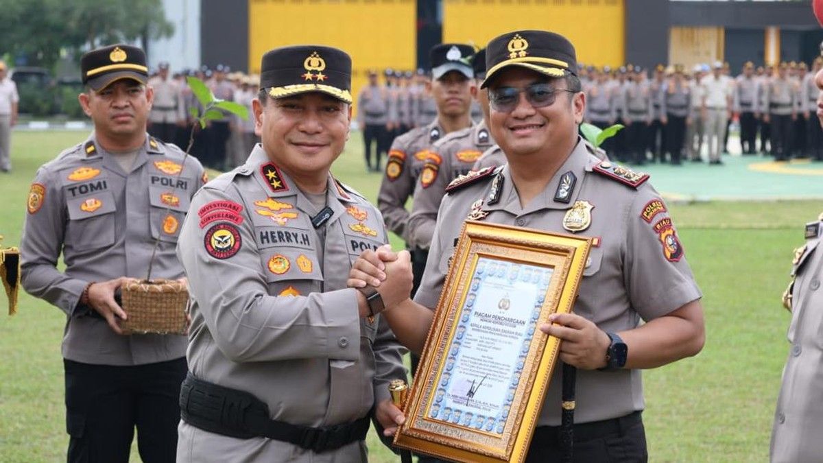 Polda Riau Berikan Penghargaan Kepada 133 Personel dan Masyarakat