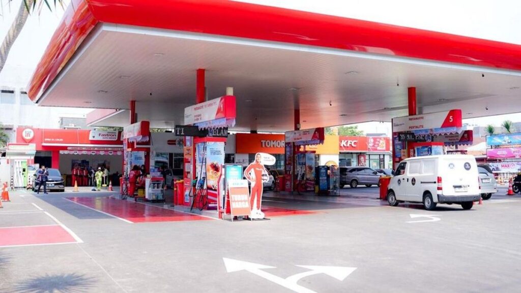 Pertamina Menurunkan Harga Tiga Jenis BBM Nonsubsidi