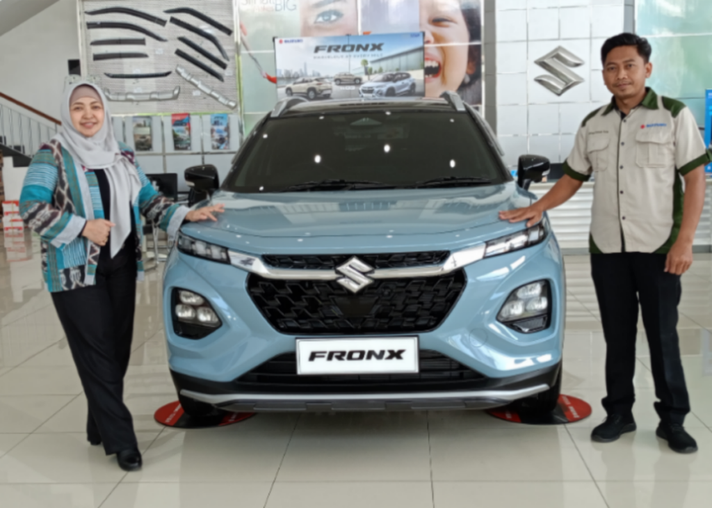 Suzuki Fronx GX Hybrid Matic Mengaspal dengan Banderol Rp293,9 Juta OTR Jakarta