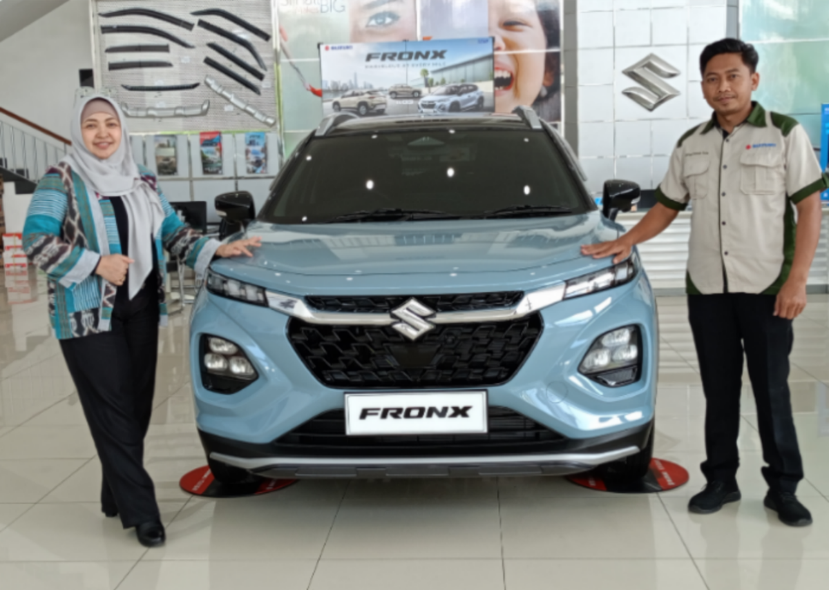 Suzuki Fronx GX Hybrid Matic Mengaspal dengan Banderol Rp293,9 Juta OTR Jakarta