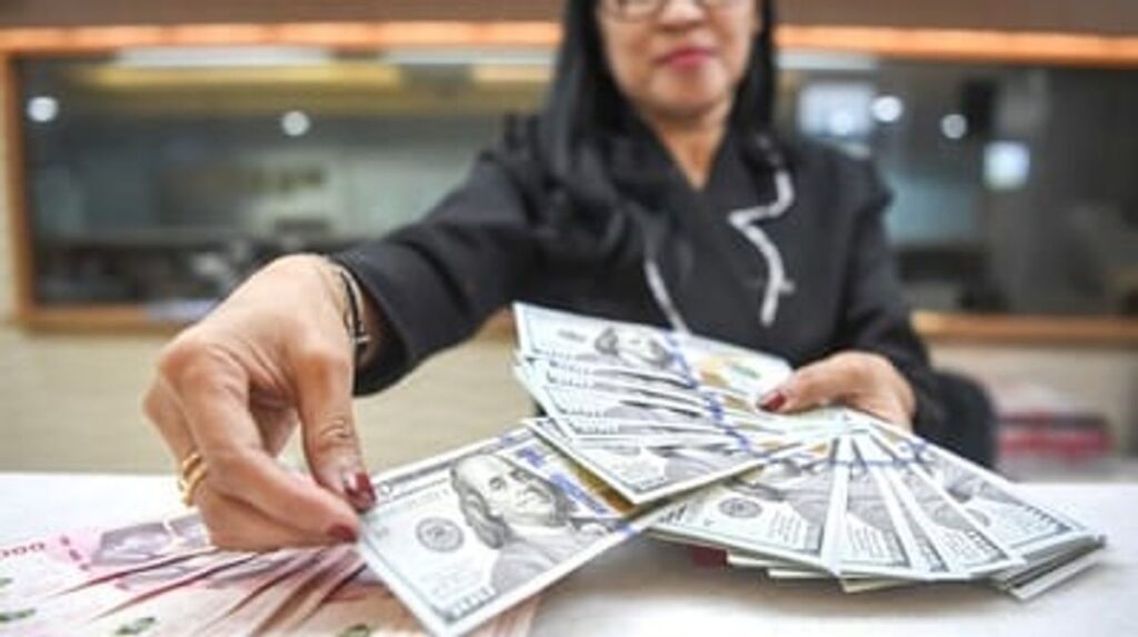 IHSG dan Rupiah Melemah Imbas Kebijakan Tarif Impor Amerika Serikat