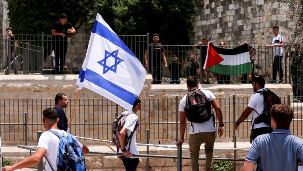 Warga Palestina Mengalami Larangan Berbicara Bahasa Arab di Tempat Kerja di Israel