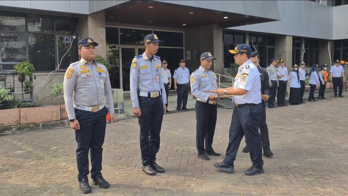 Dishub DKI Jakarta Beri Penghargaan Petugas Tangkap Jambret CFD