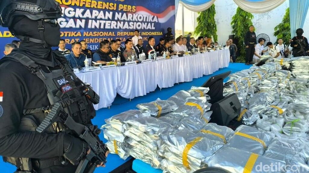 BNN Sita 3,37 Ton Narkotika di Gudang Gresik