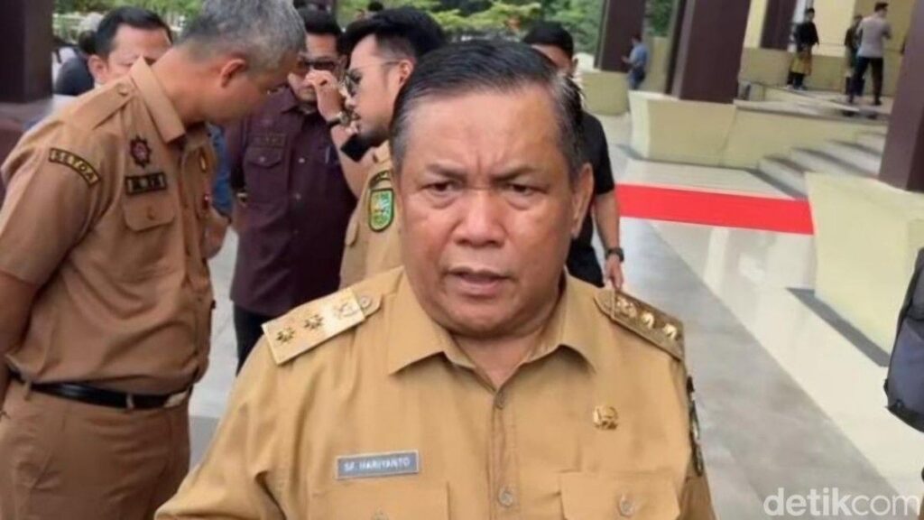 KPK Periksa Plt Gubernur Riau SF Hariyanto Soal Penggeledahan Rumah Dinas