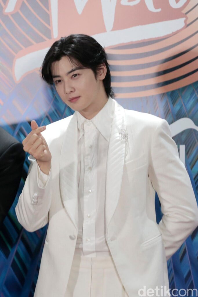 Cha Eun Woo Memeluk Katolik dan Terima Sakramen Pembaptisan di Militer