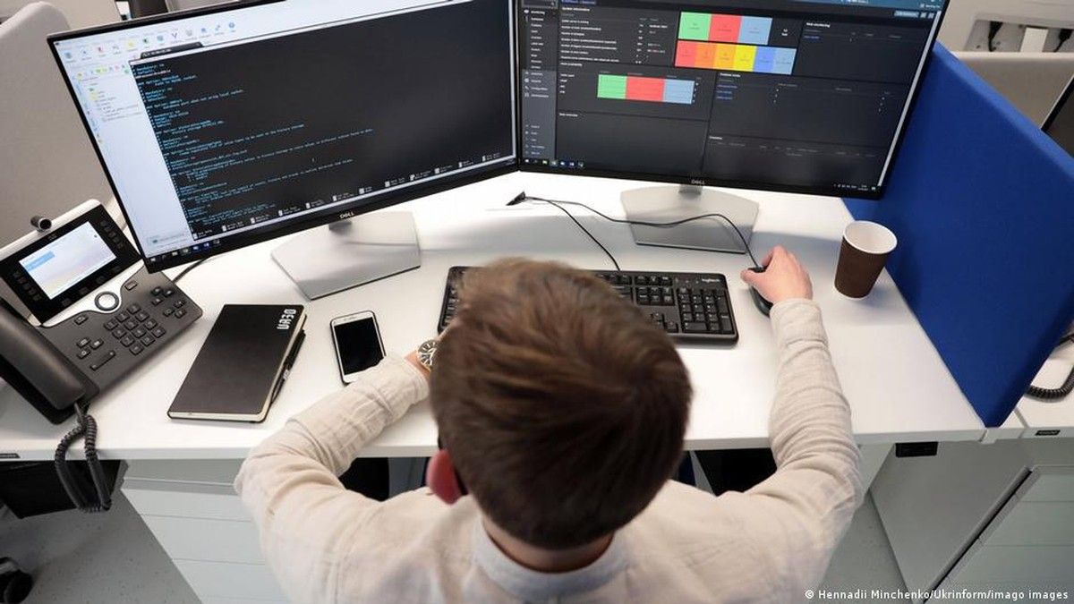 FBI Tangkap Pria Asal Florida Diduga Curi Kripto Rp3,5 Miliar Lewat Game