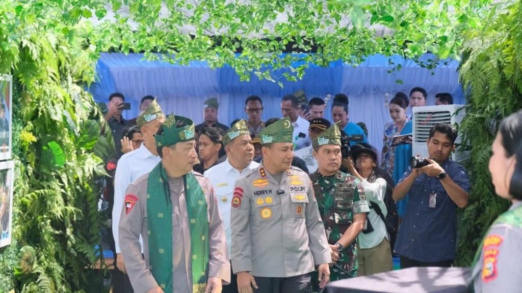 Kapolri Resmikan Jembatan Merah Putih Presisi di Dumai Riau