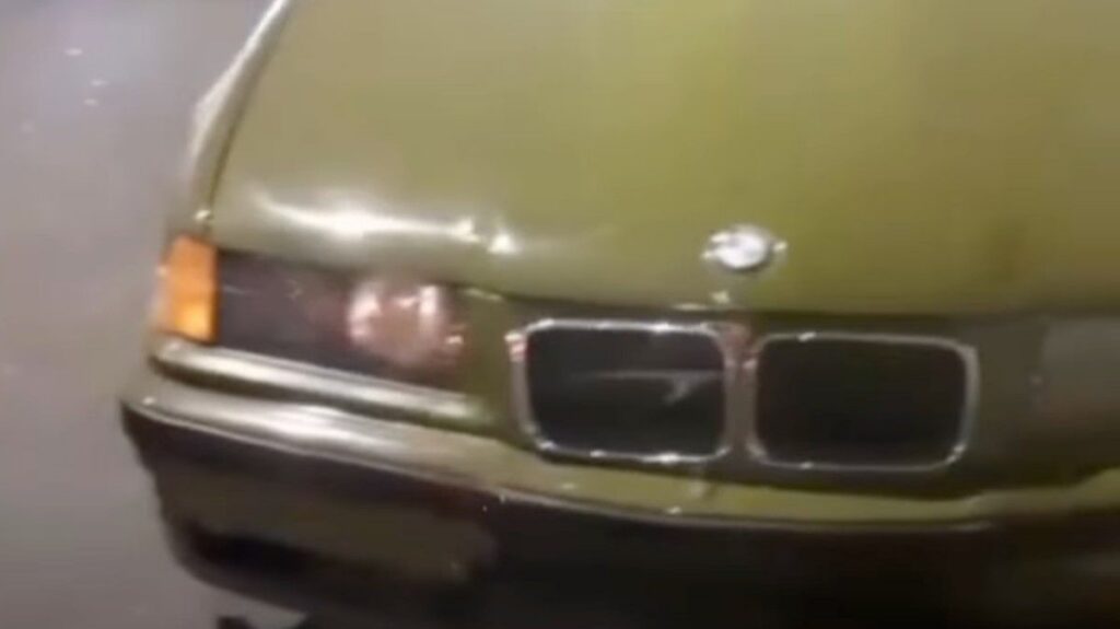 Polisi Derek Mobil BMW Tanpa Pelat di JLNT Antasari