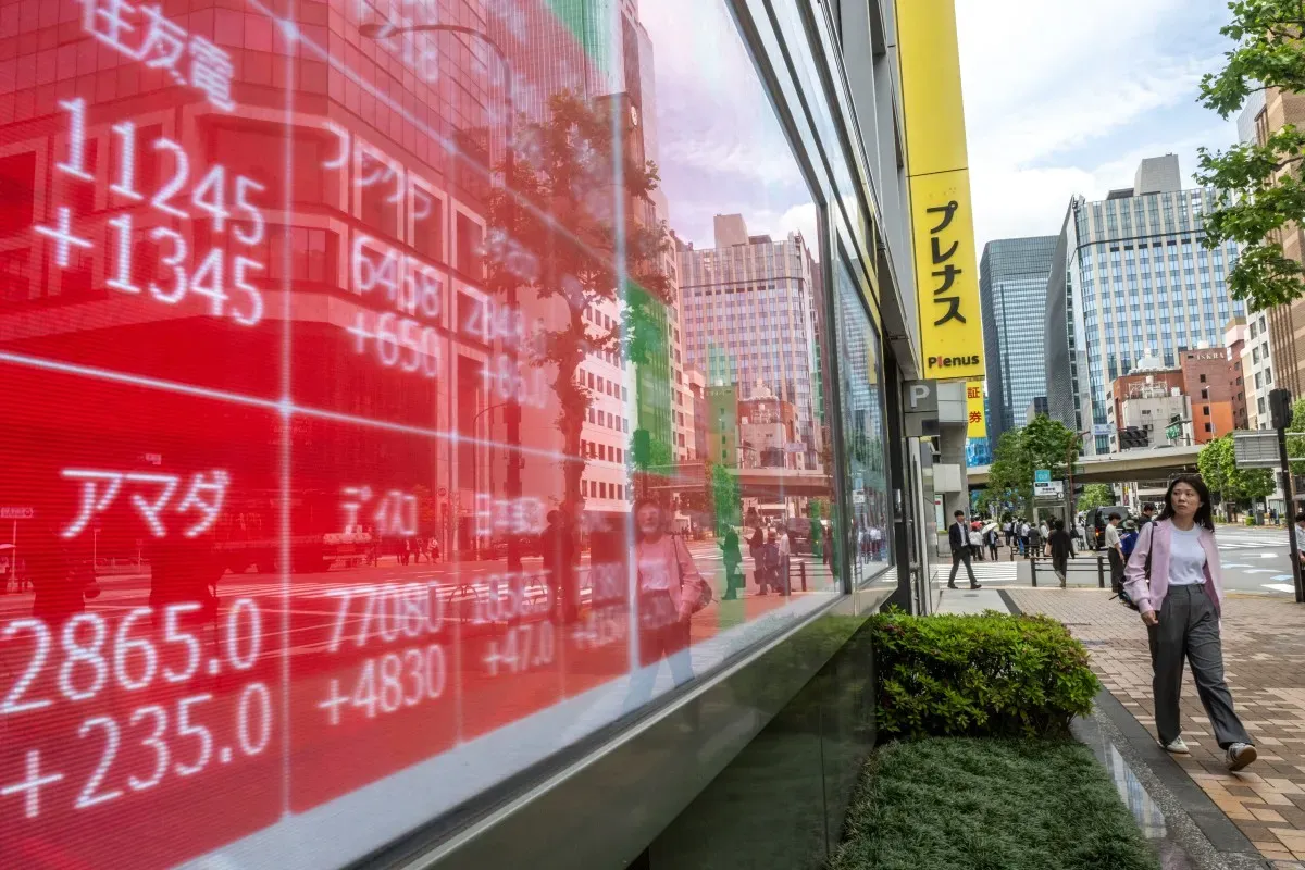 Aksi Jual Saham Teknologi Picu Kejatuhan Bursa Asia