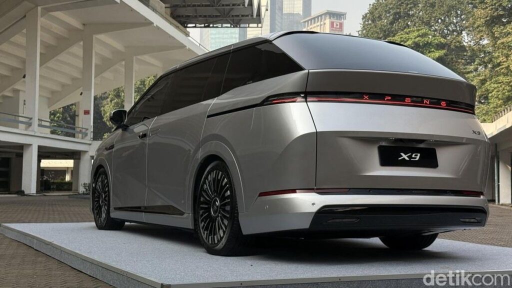 Erajaya Kaji Potensi Recall Mobil Listrik XPENG X9 di Indonesia