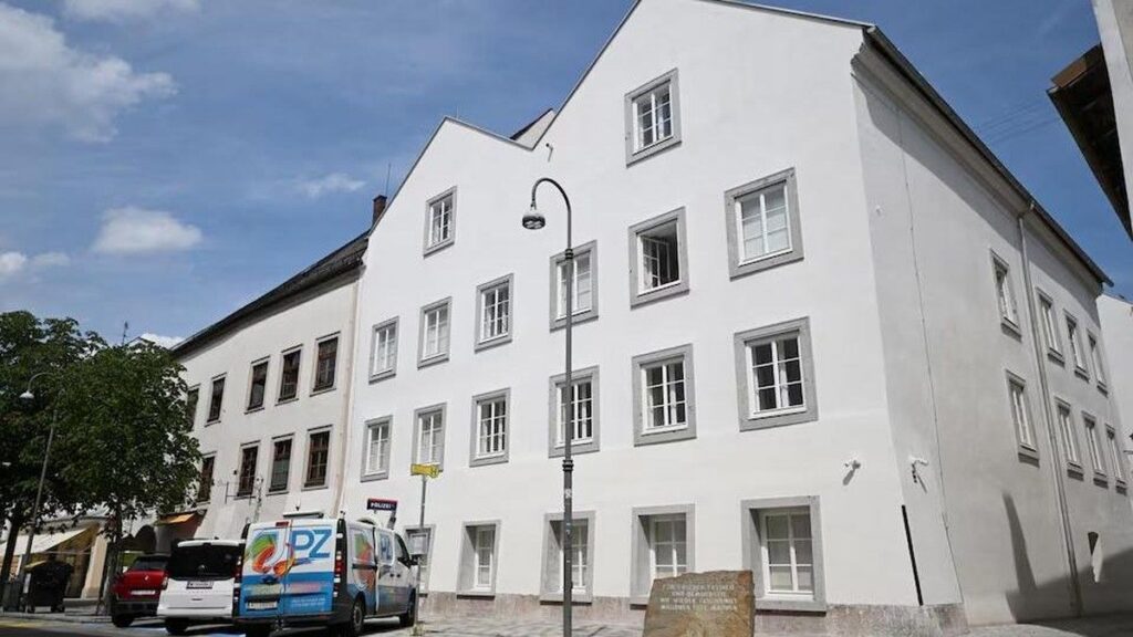 Austria Ubah Rumah Kelahiran Adolf Hitler Menjadi Kantor Polisi
