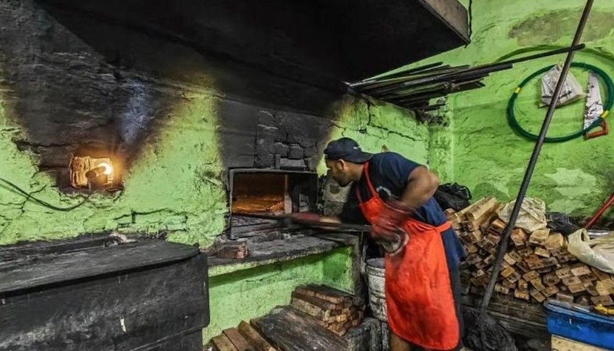 Hiap Joo Bakery Pertahankan Oven Batu Tradisional Selama Satu Abad