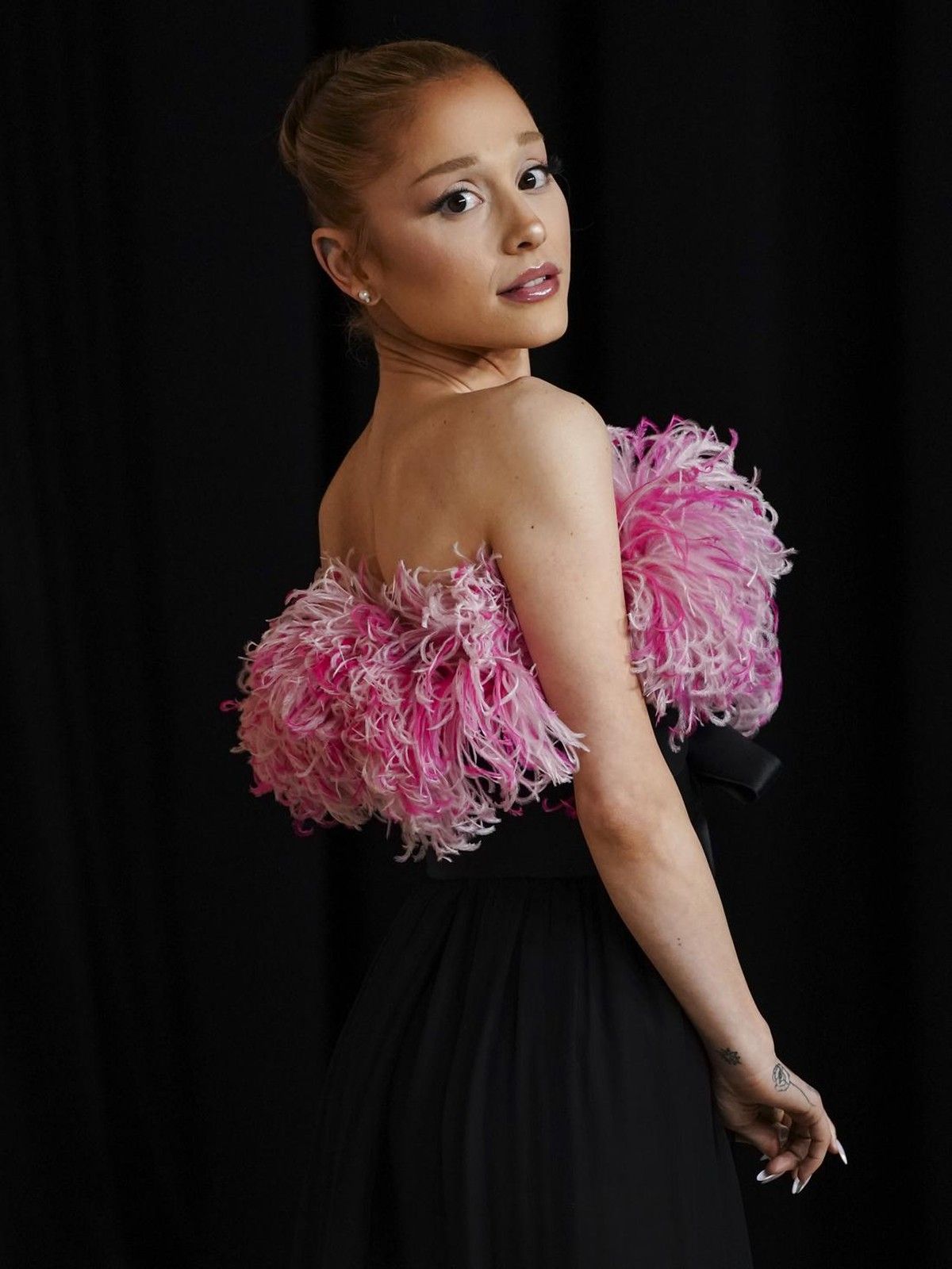 O2 Terapkan Aturan Tas Transparan di Konser Ariana Grande