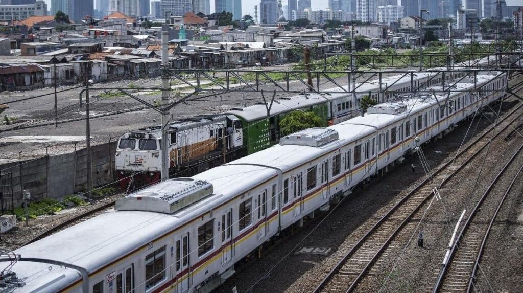 KRL Tabrak Pria hingga Tewas di Stasiun Jurangmangu