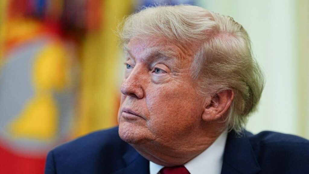 Donald Trump Soroti Kerumunan Pemakaman Ali Khamenei di Iran