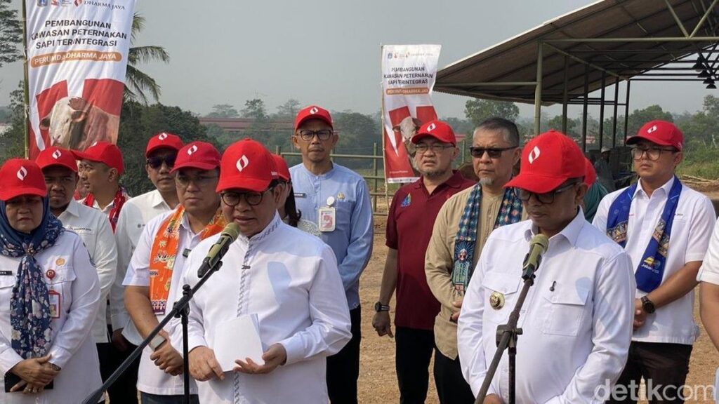Gubernur Jakarta dan Banten Tinjau Lahan Peternakan di Kabupaten Tangerang