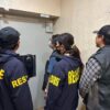 Polisi Sita Uang Dolar Singapura dan AS di Kafe de’Clan