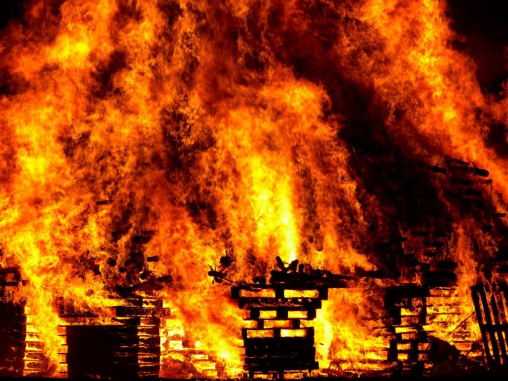 Kebakaran Rumah di Pulo Gadung Tewaskan Dua Orang
