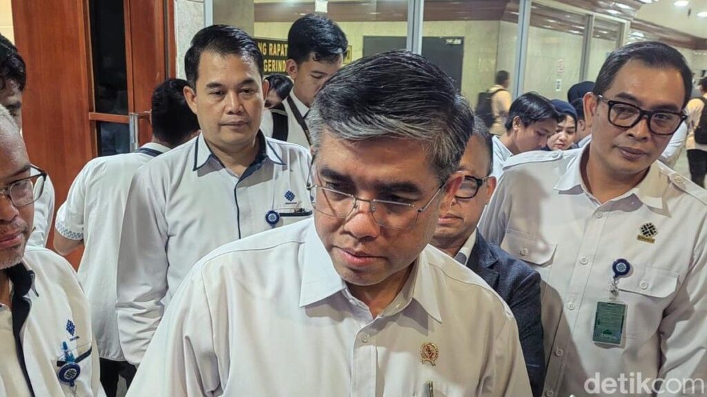 DPR Usulkan Lulusan SMA dan SMK Ikut Program Magang Nasional